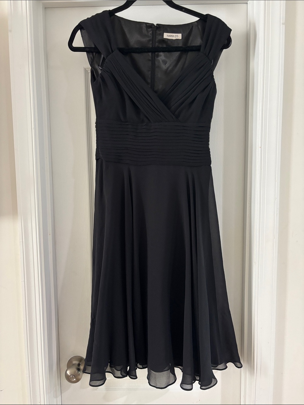 Harold's Black Pleated-Detail Midi Dress